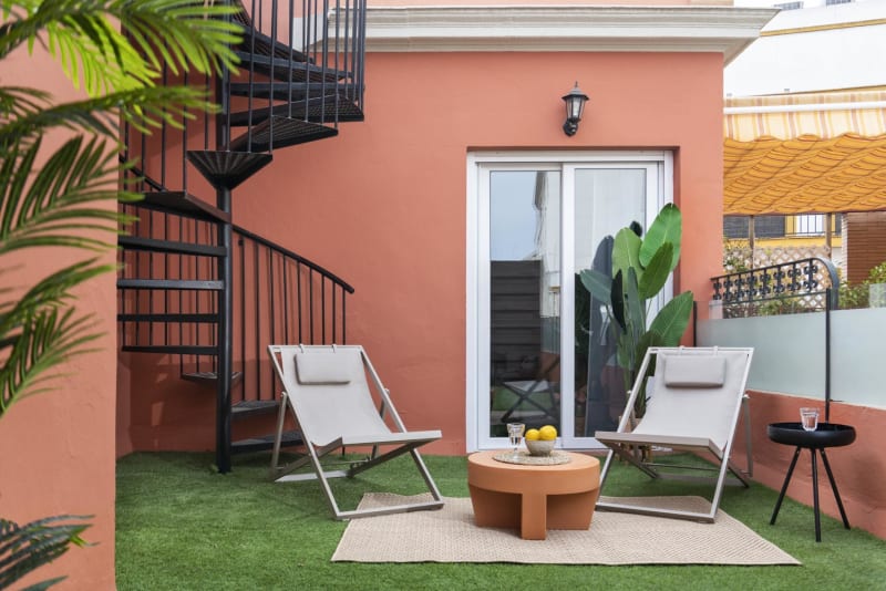 Suites Maestranza - Santas Patronas. Ático con Terraza Privada